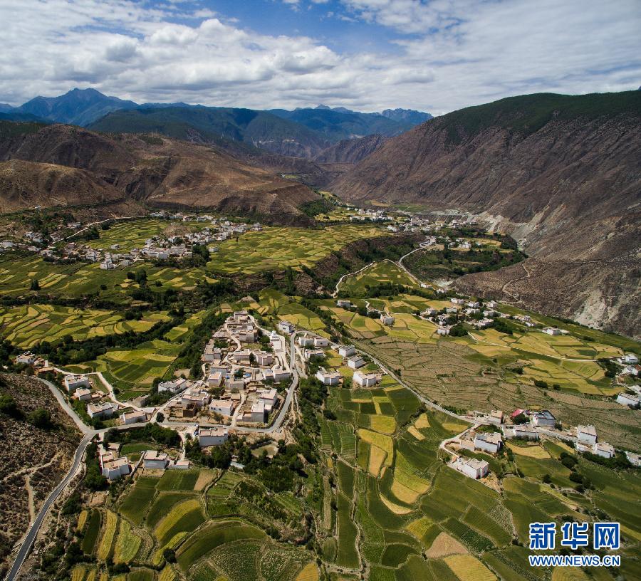 CHINA-SICHUAN-XIANGCHENG-COUNTRYSIDE SCENERY (CN)