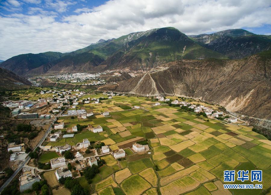 CHINA-SICHUAN-XIANGCHENG-COUNTRYSIDE SCENERY (CN)