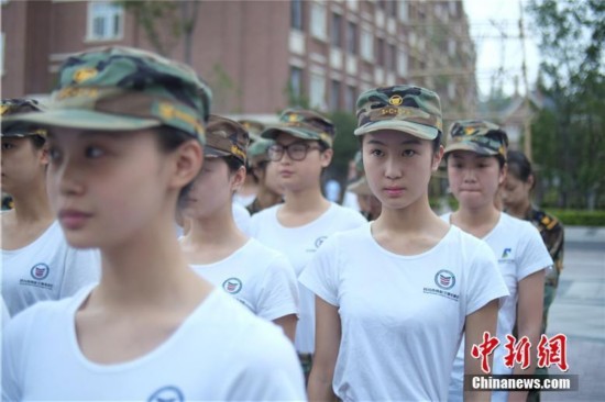 航空<em>学院</em>の<em>女子</em>学生の<em>1日</em>_中国网_日本语