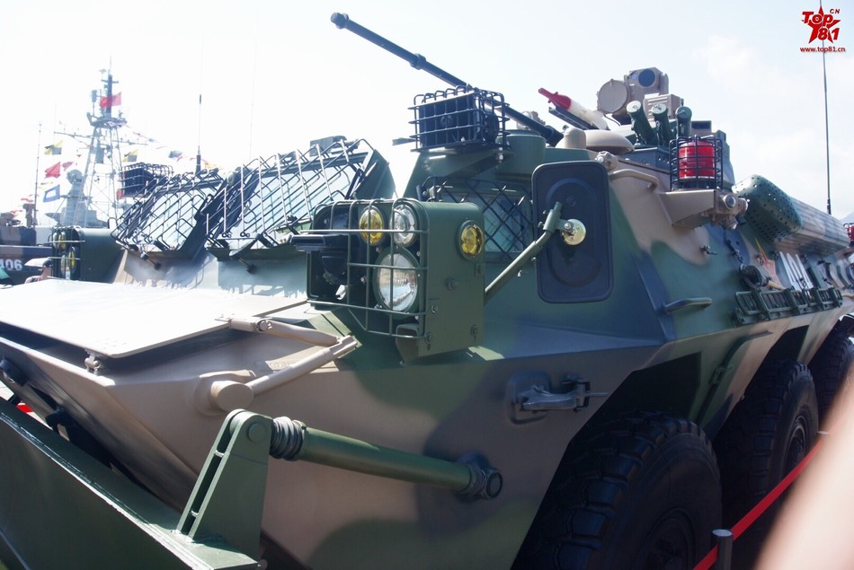 香港駐留部隊、変わった92B型装甲車を公開