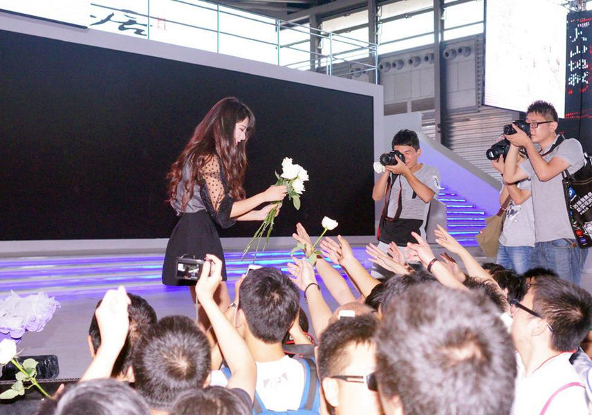 ChinaJoy开幕 盘点那些女神级的Showgirl