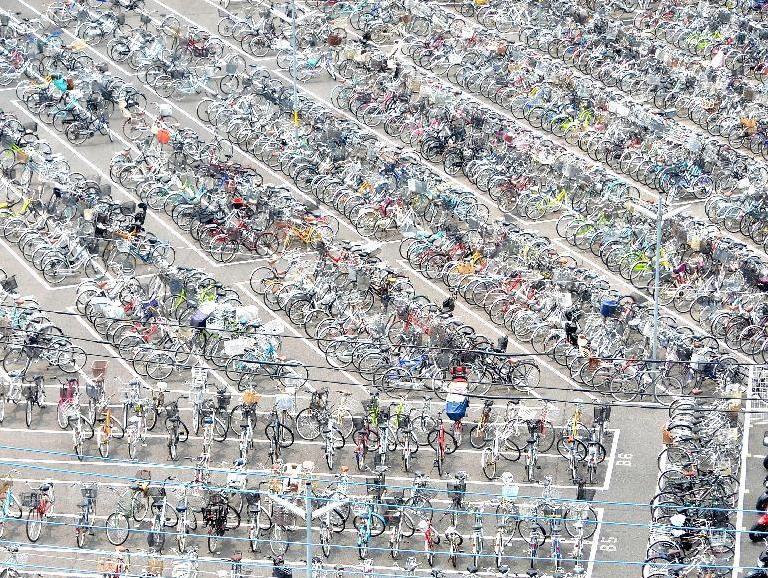 车海茫茫：日本大型自行车停车场宛如迷宫