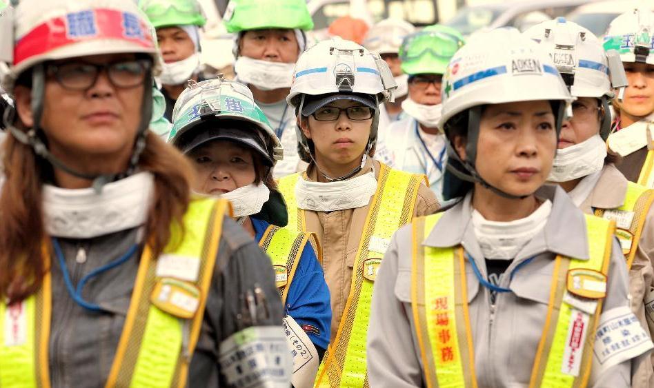 福島県の女性、除染の最前線に立つ