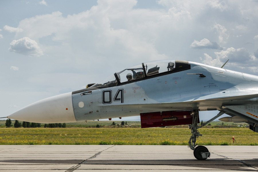 ロシアのSu-30SM戦闘機、美しい夏季訓練の写真が公開