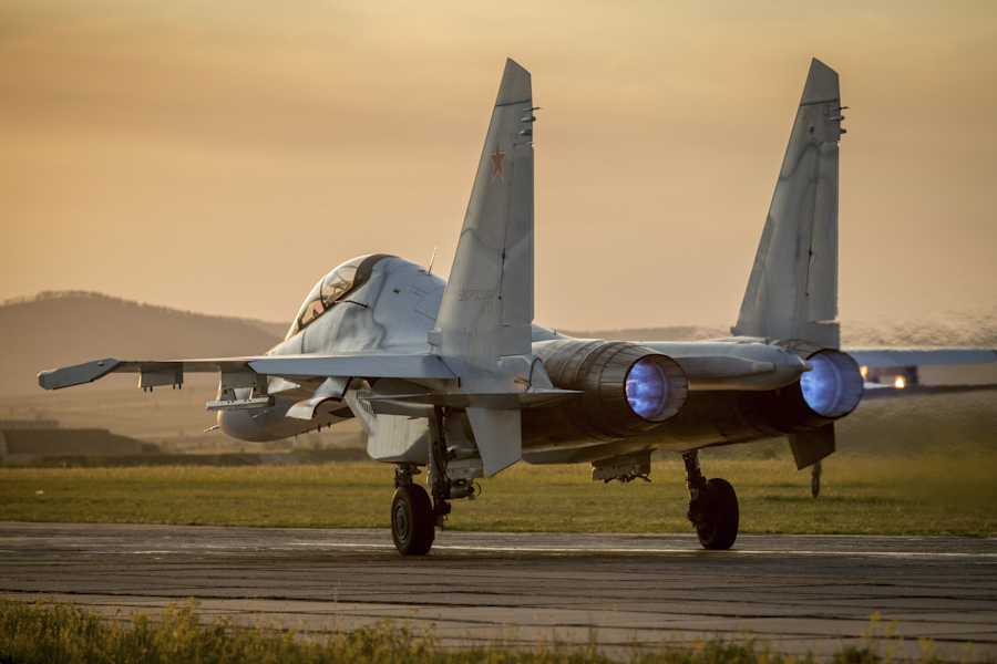 ロシアのSu-30SM戦闘機、美しい夏季訓練の写真が公開