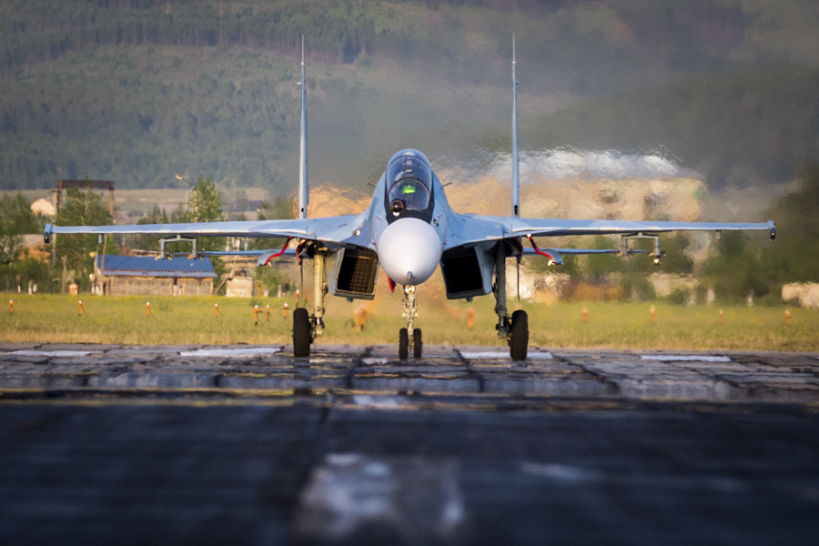 ロシアのSu-30SM戦闘機、美しい夏季訓練の写真が公開