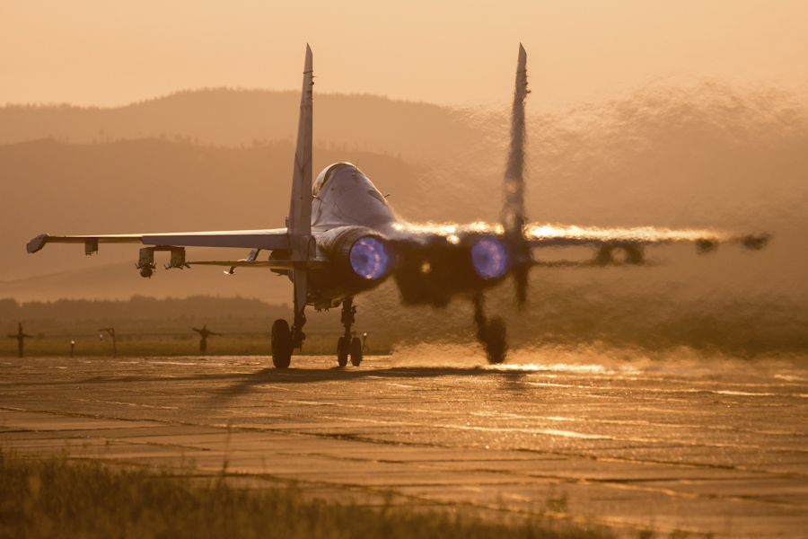 ロシアのSu-30SM戦闘機、美しい夏季訓練の写真が公開