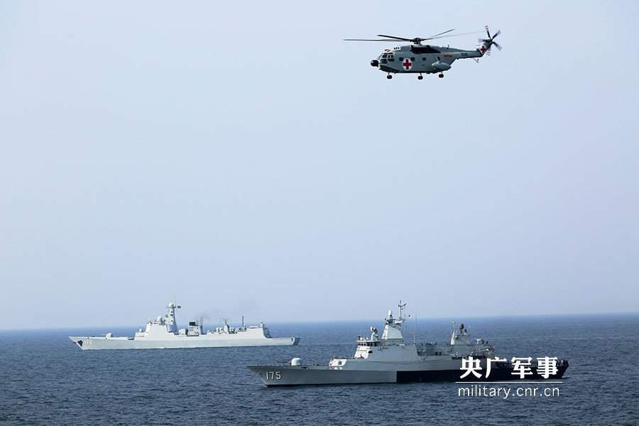 中马联合海上军演在马六甲海峡展开（图）