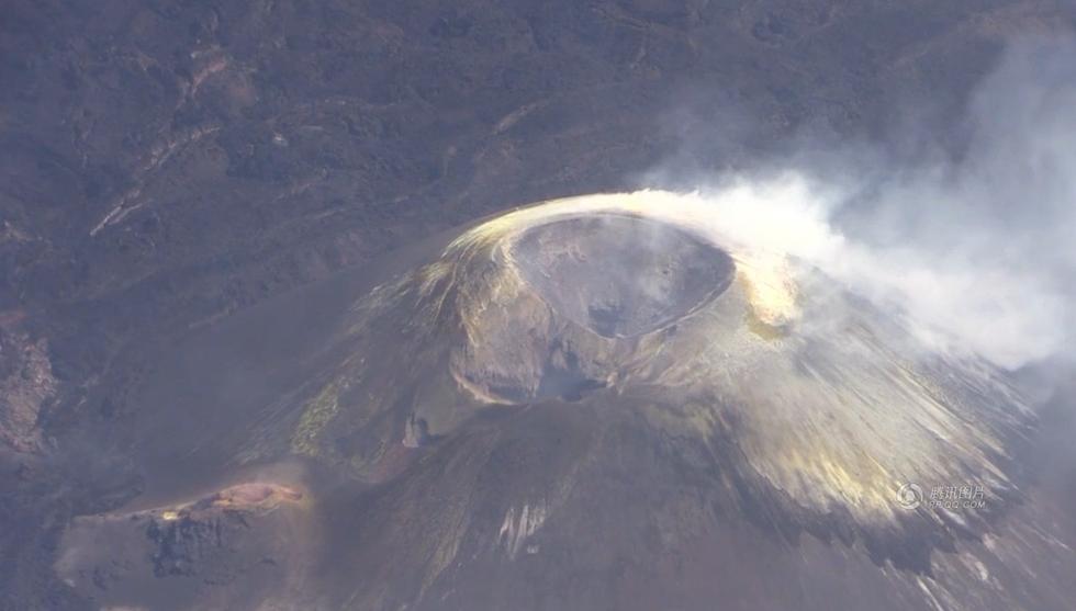 日本西之島の噴火　噴出量が4億トンに