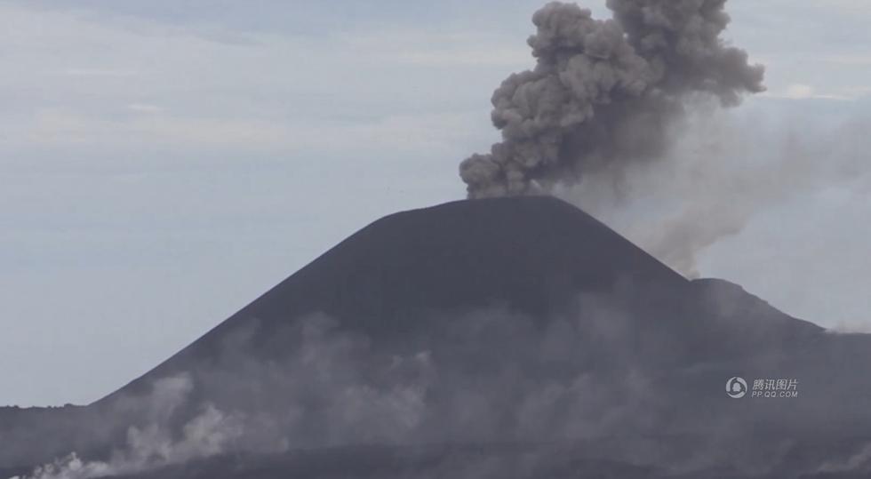 日本西之島の噴火　噴出量が4億トンに