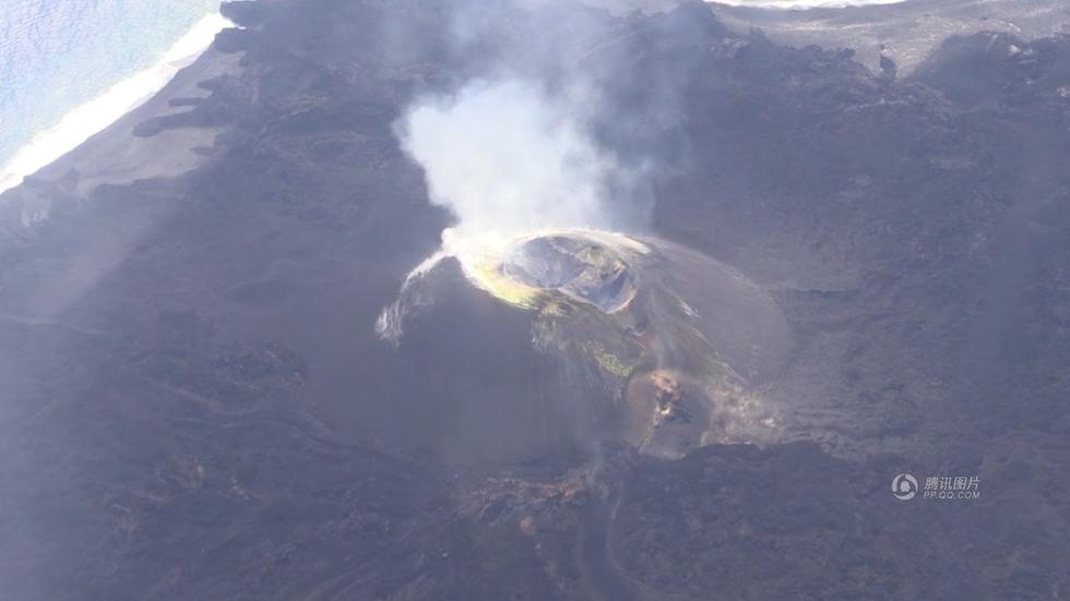 日本西之島の噴火　噴出量が4億トンに