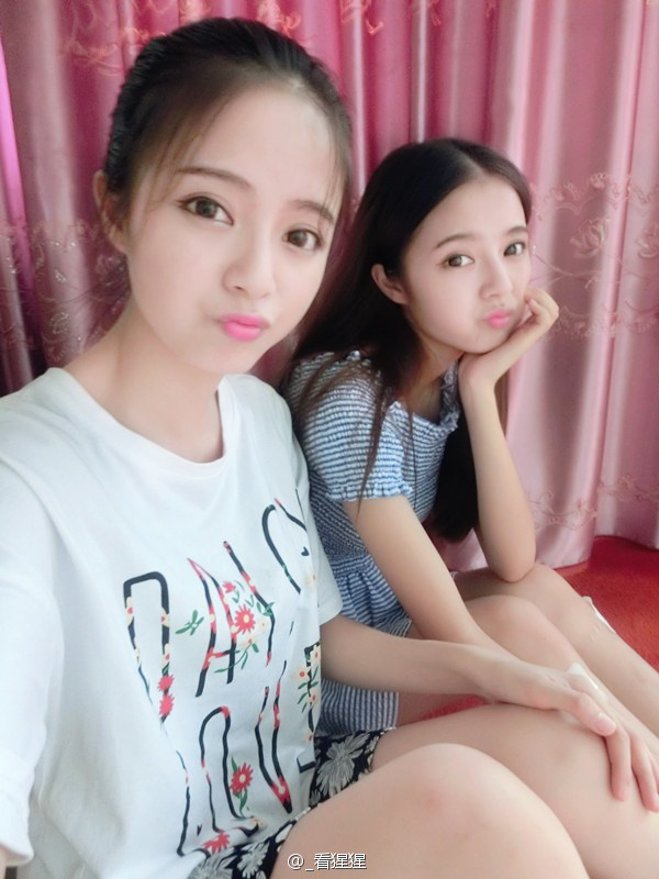 最美学霸姐妹花晒合照 嘟嘴卖萌惹人爱
