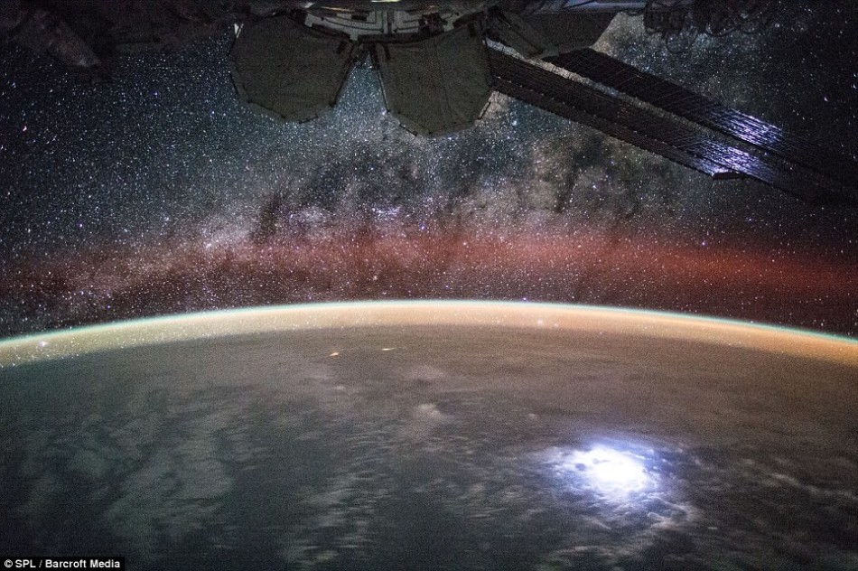 宇宙から地球を見る、ISSから見た壮大な光景_中国網_日本語