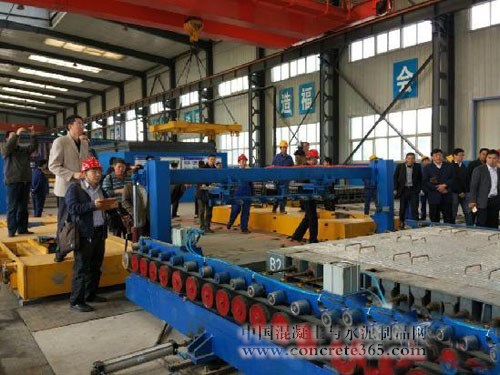 银龙股份沧州河间轨道公司成功研发新型高铁轨道板