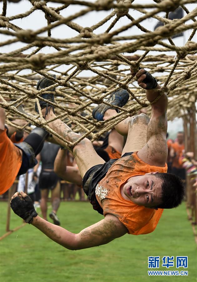 （体育）（7）猎人勇士挑战赛举行