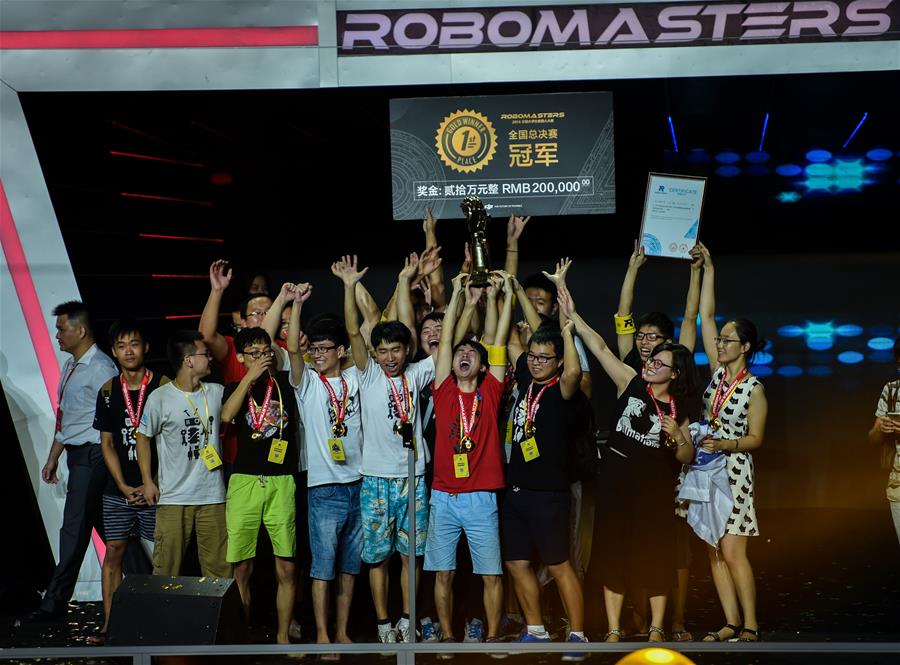 （科技）（1）电子科技大学战队蝉联全国大学生机器人大赛总决赛冠军
