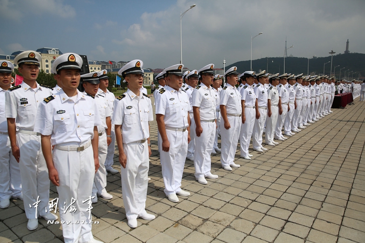 中国国産の初代ミサイル駆逐艦「南昌」の退役式が開催