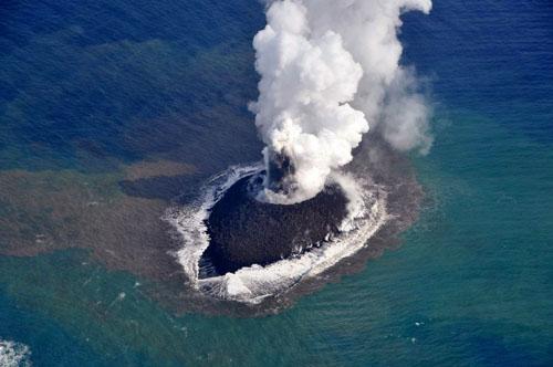 火山噴火で島が拡大 日本の領海が70平方キロメートル拡大へ_中国網_日本語