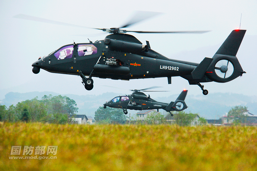 Z-19ヘリが低空飛行、威力を示す_中国網_日本語