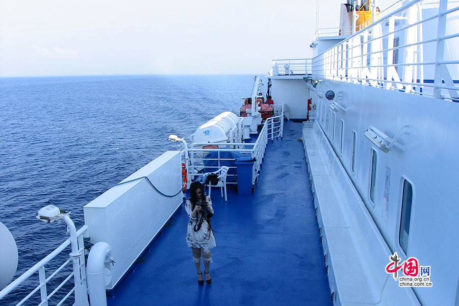 エーゲ海、青い海に浮かぶ小島