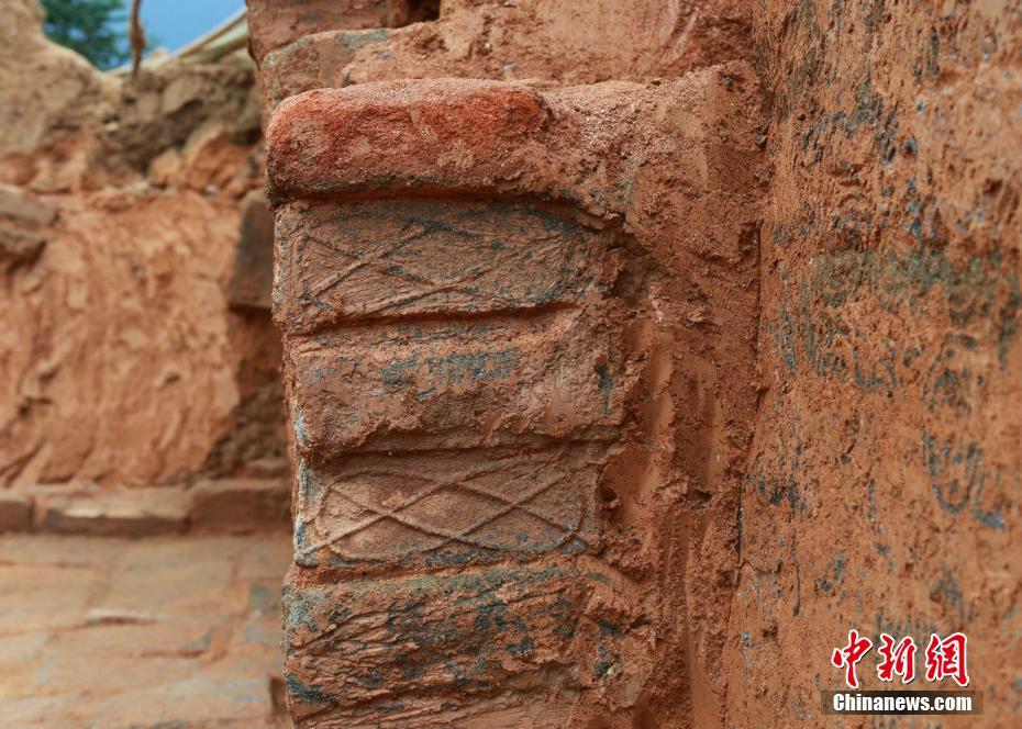 湖南省で後漢末期の古墳が見つかる レンガに美しい絵 中国網 日本語