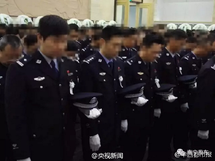 英雄の葬儀に参列する同僚 中国網 日本語