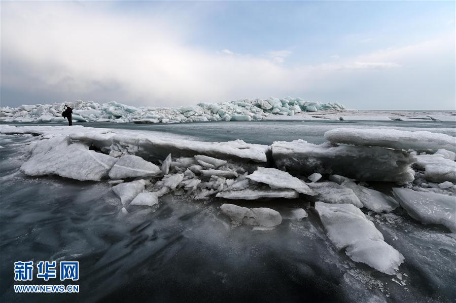 中ロ国境地帯のハンカ湖 「氷の龍」が現れる_中国網_日本語