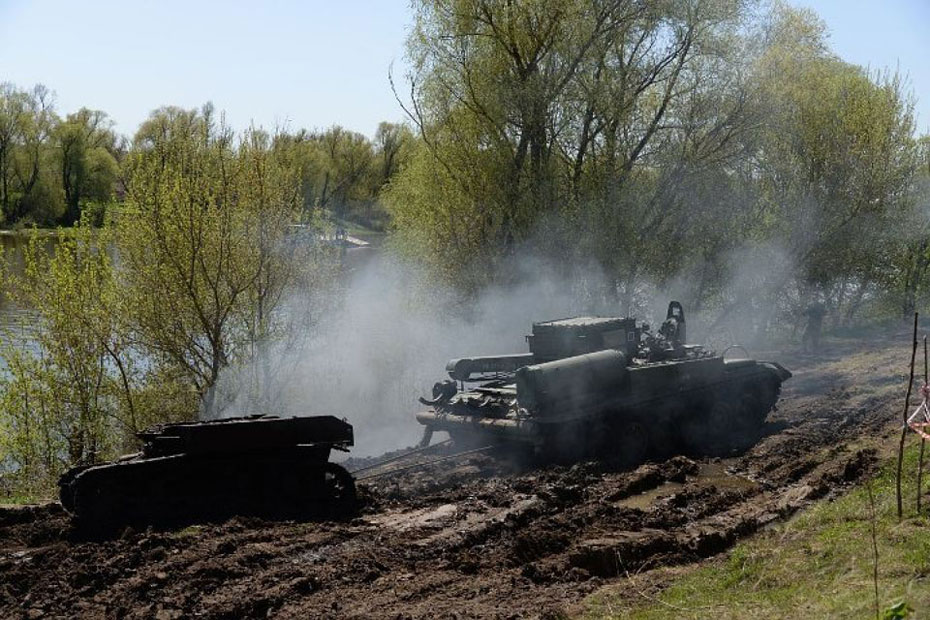 ロシアのドン川、戦時中の米軍戦車が引き揚げ