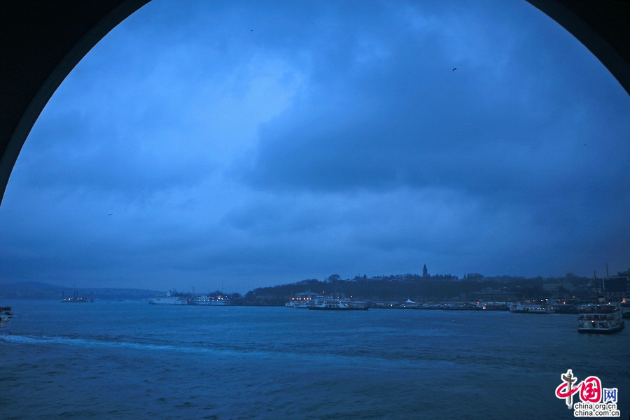 藍色のトルコ（一）、金角湾のディープブルー