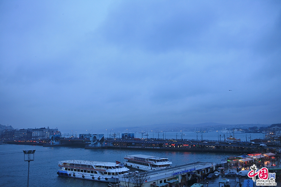 藍色のトルコ（一）、金角湾のディープブルー