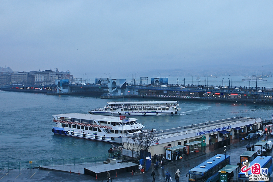 藍色のトルコ（一）、金角湾のディープブルー