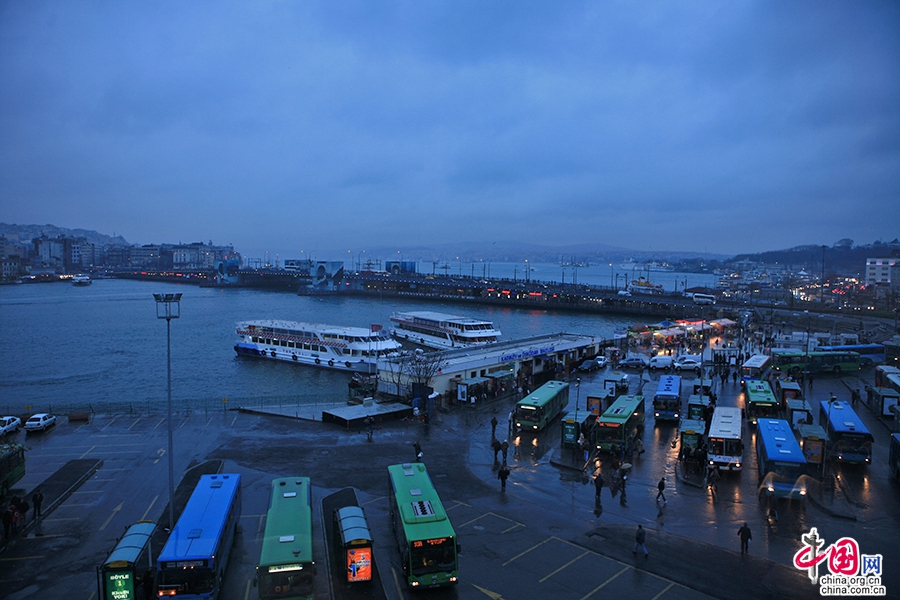 藍色のトルコ（一）、金角湾のディープブルー