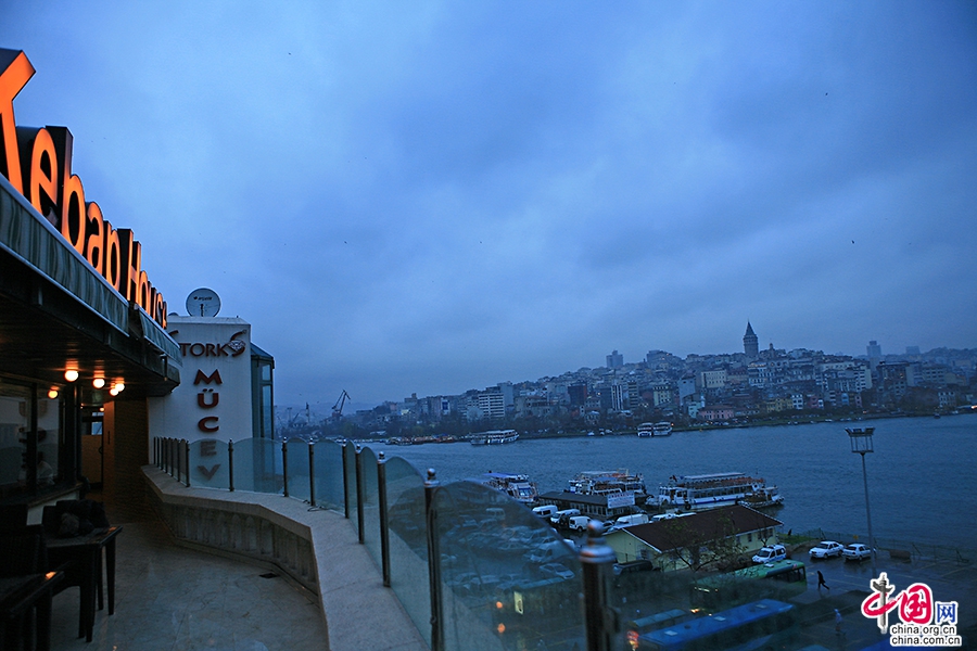 藍色のトルコ（一）、金角湾のディープブルー