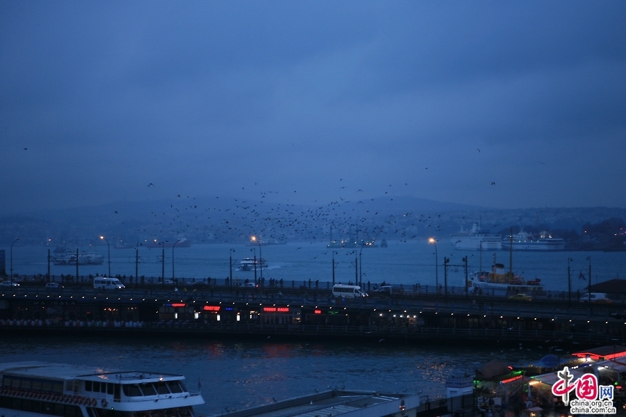 藍色のトルコ（一）、金角湾のディープブルー