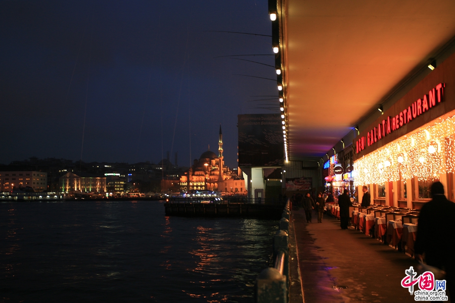 藍色のトルコ（一）、金角湾のディープブルー