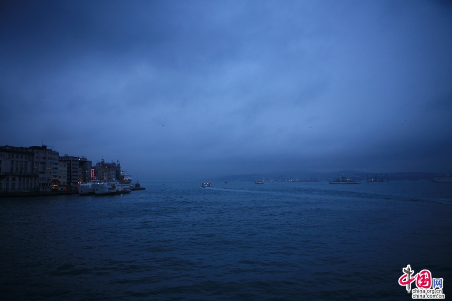 藍色のトルコ（一）、金角湾のディープブルー