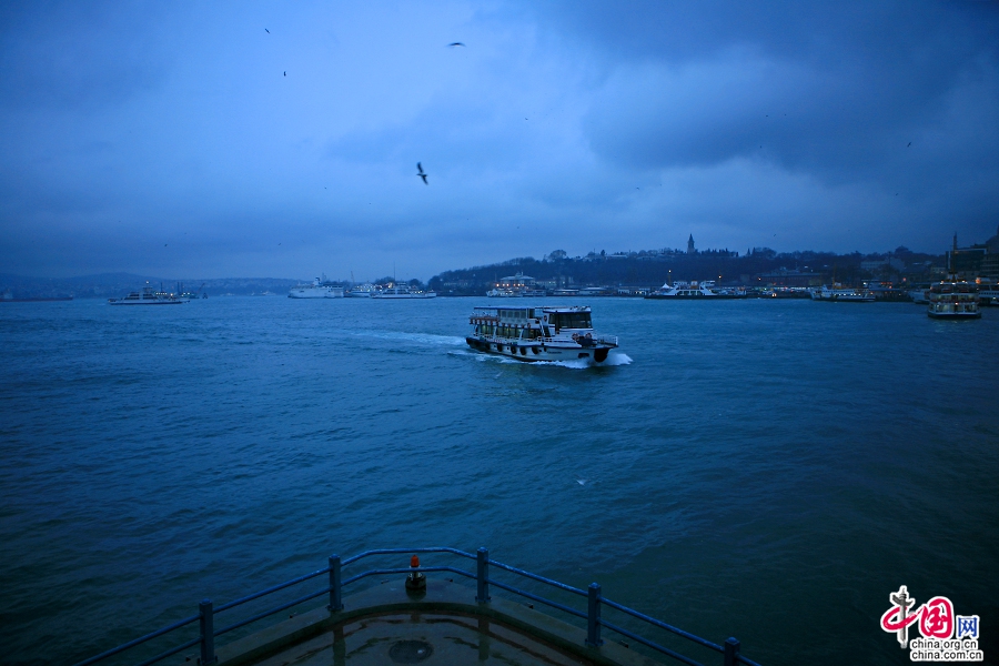 藍色のトルコ（一）、金角湾のディープブルー