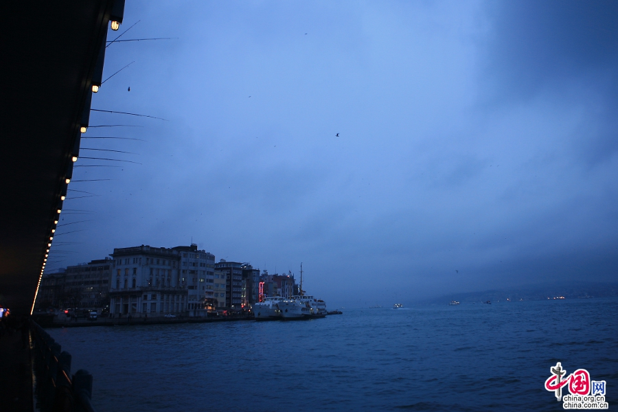 藍色のトルコ（一）、金角湾のディープブルー