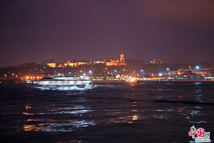 藍色のトルコ（一）、金角湾のディープブルー