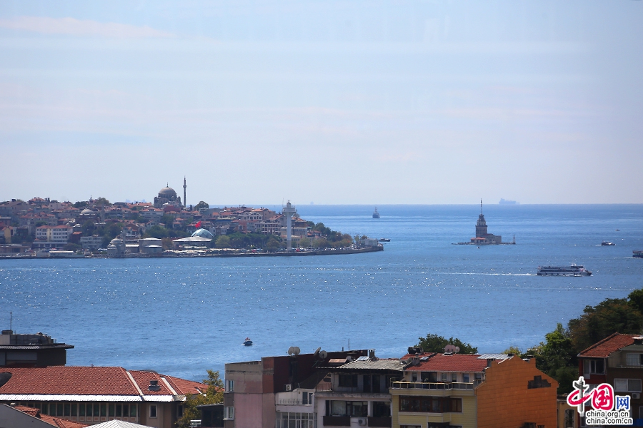 藍色のトルコ（二）、ボスポラス海峡で風に耳を傾ける