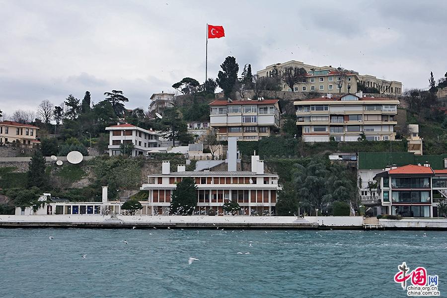 藍色のトルコ（二）、ボスポラス海峡で風に耳を傾ける