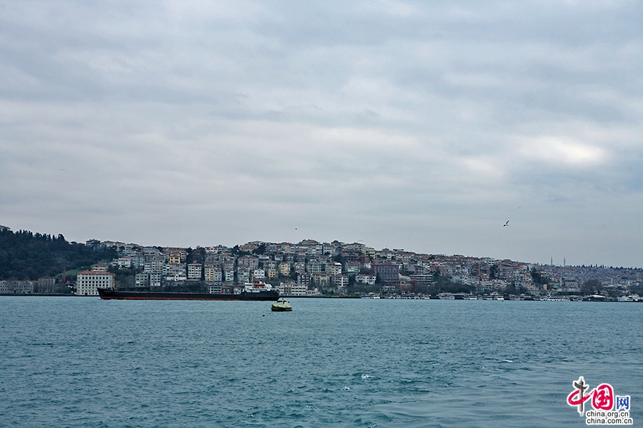 藍色のトルコ（二）、ボスポラス海峡で風に耳を傾ける