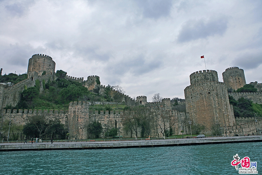 藍色のトルコ（二）、ボスポラス海峡で風に耳を傾ける