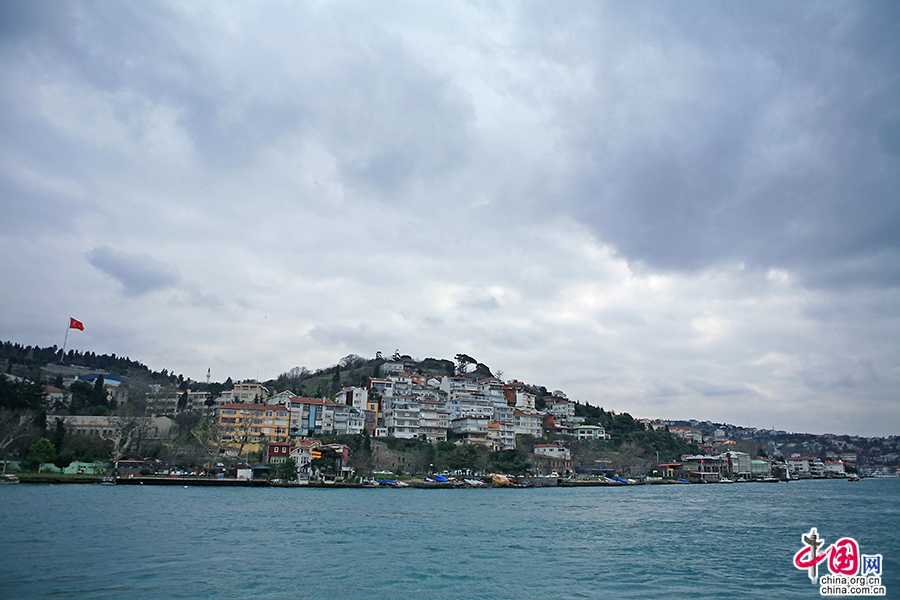 藍色のトルコ（二）、ボスポラス海峡で風に耳を傾ける