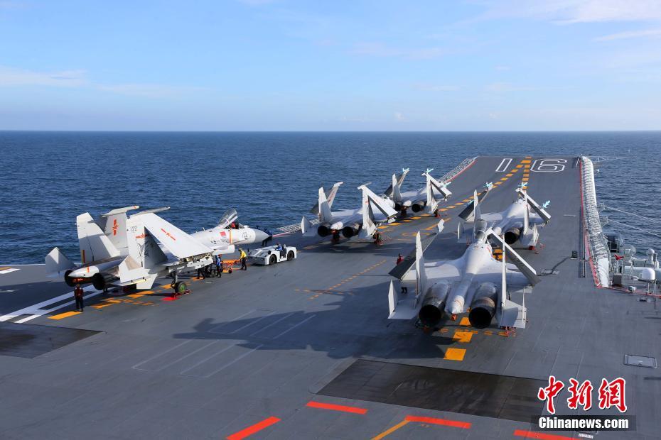 中国空母艦隊、海域を跨ぐ軌道訓練が順調に推進