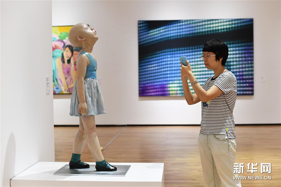 （新华网）（4）“她们：国际女性艺术特展”亮相重庆