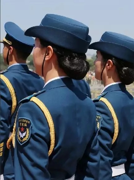走近中国人民解放军三军仪仗队女队员
