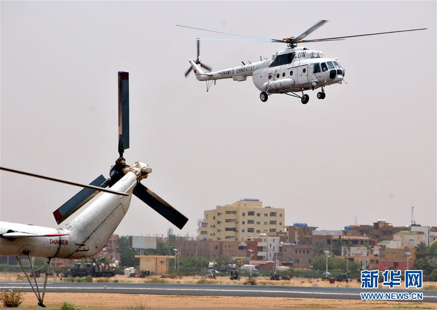 中国初の第1陣平和維持ヘリ分隊が初飛行に成功