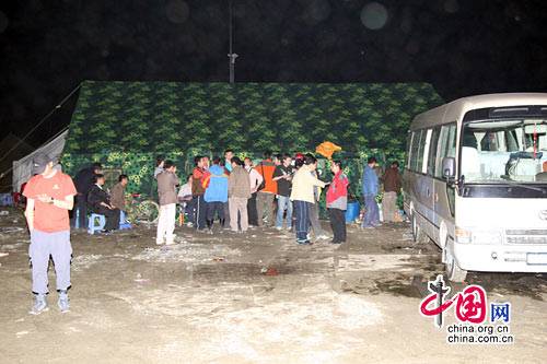 В Командном центре по ликвидации последствий землетрясения в Дуцзянъяне