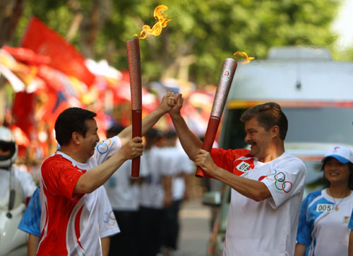 18 мая: Эстафета Олимпийского огня в Ханчжоу